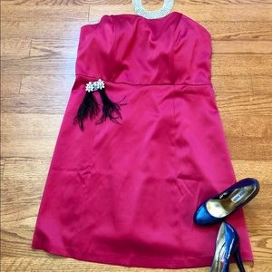 Sexy Strapless Fuchsia dress. 🔥